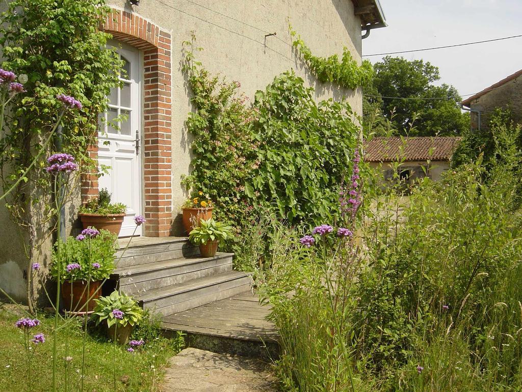 Villa Chez Tartaud à Lathus St Remy Extérieur photo